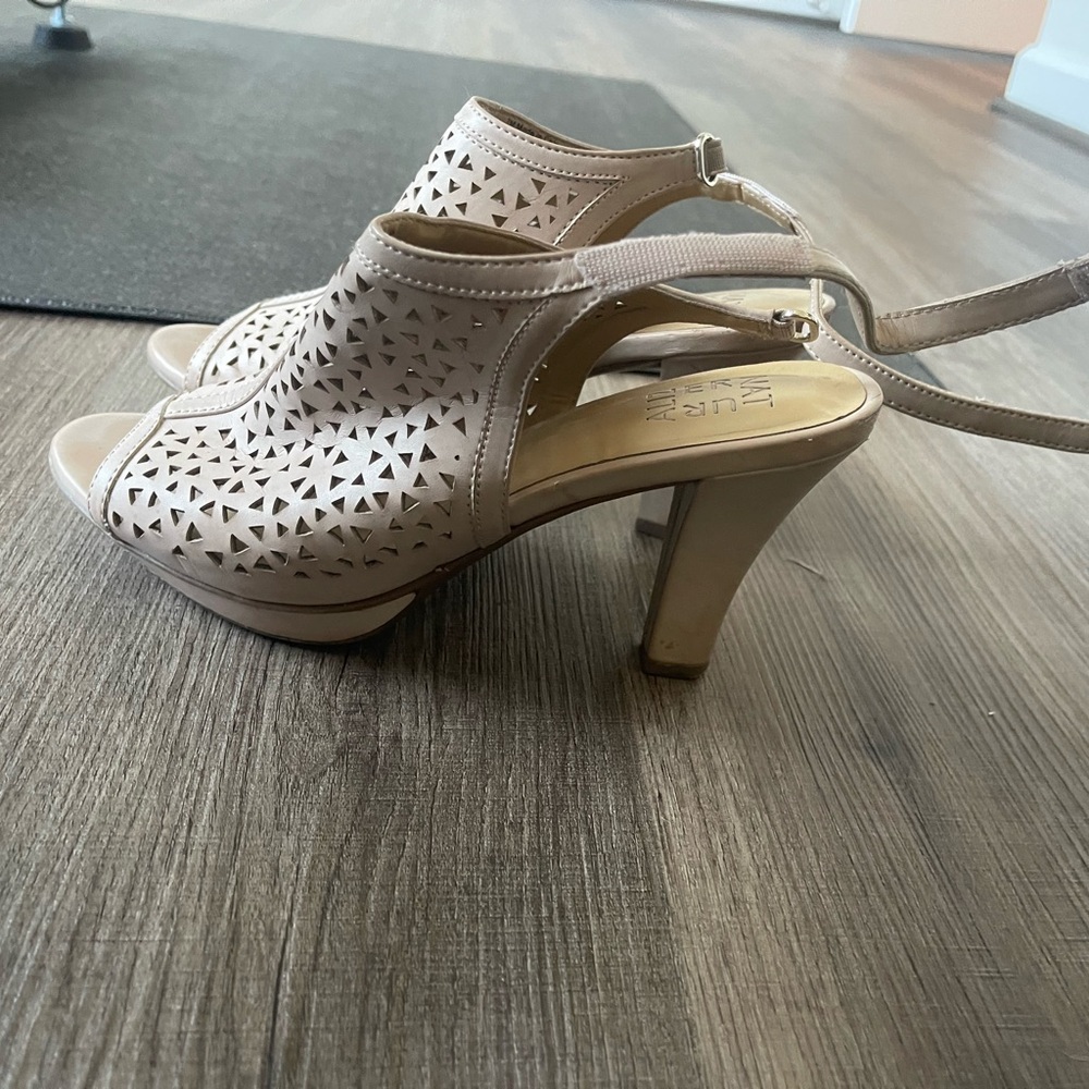 Nude heels